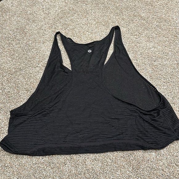lululemon athletica Tops - EUC Black Lululemon Cropped Tank